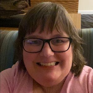 Meet your Posher, Debbie